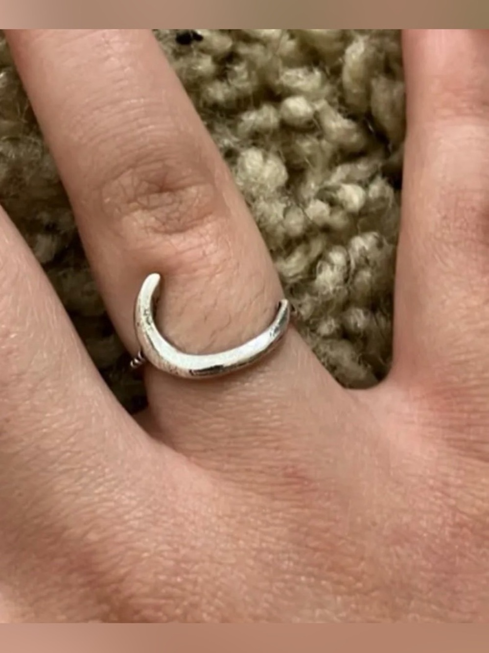 Silver Distinctive Crescent Moon Ring